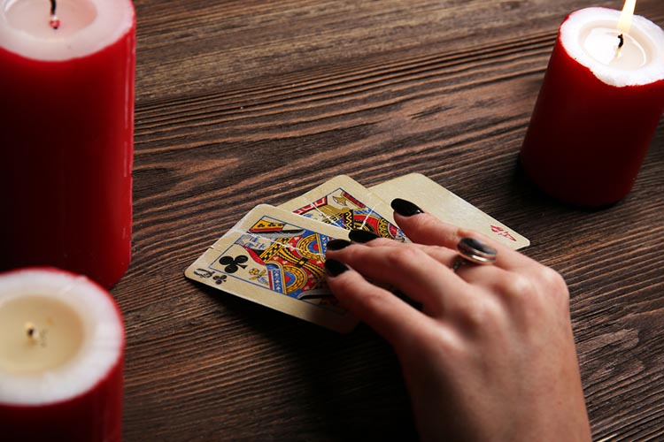 médiumnité, médium voyance cartes tarot voyances oracles